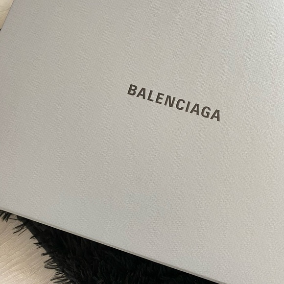 Balenciaga knit sweater with all over print - Picture 7 of 7